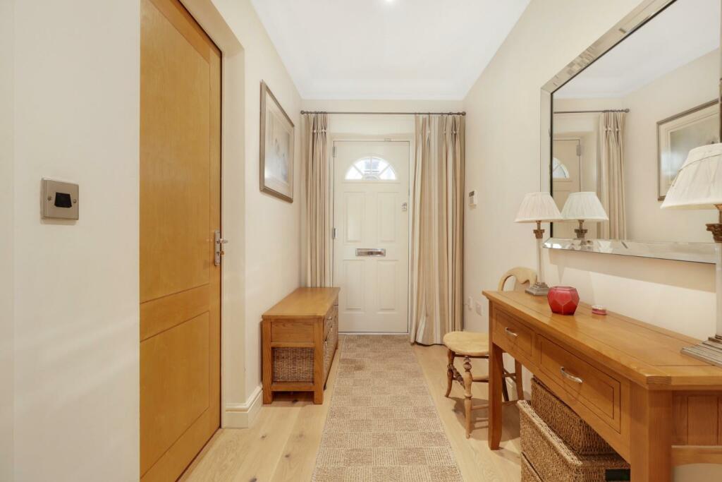 Hallway.jpg