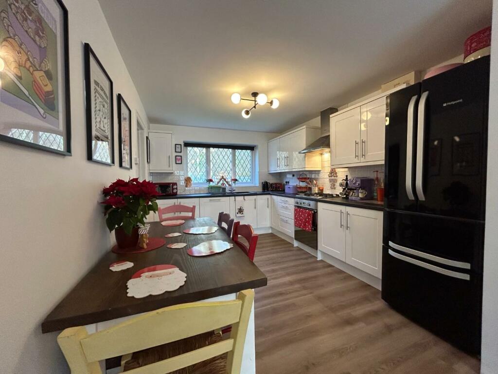 KITCHEN DINING ROOM