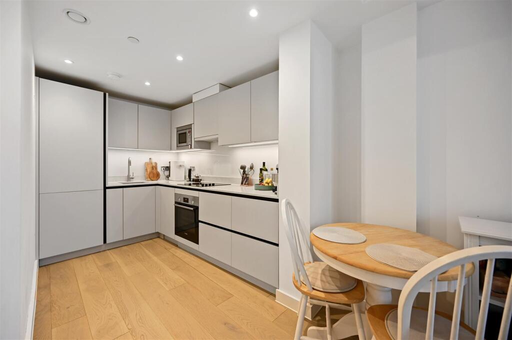 BCAR - Kings Court -  Kitchen Dinning (4).JPG