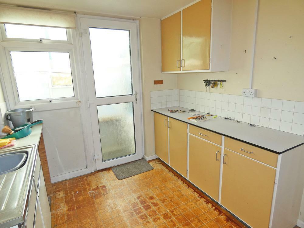 2274kitchen3.jpg