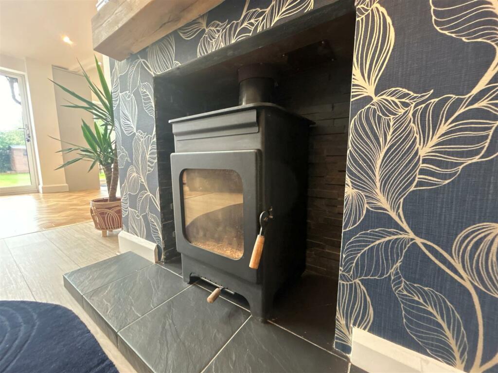 Log Burner.jpg