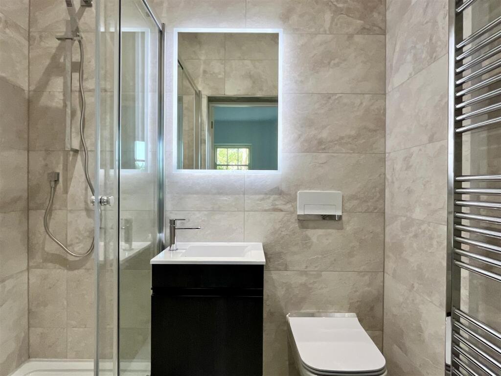 Shower room (2).jpeg