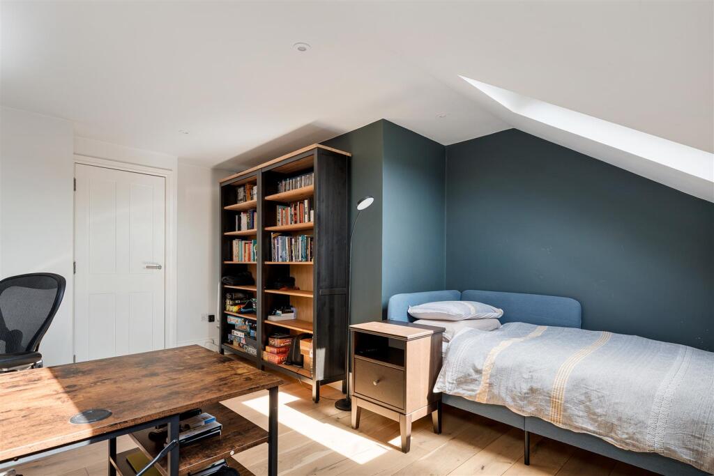 Ickworth Park Road E17