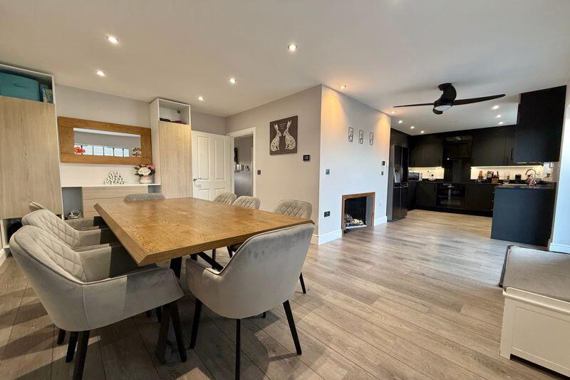 27' Kitchen/Dining/Family Room