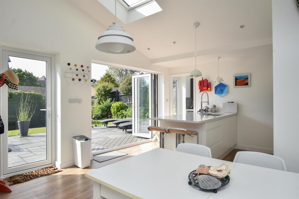 Kitchen diner