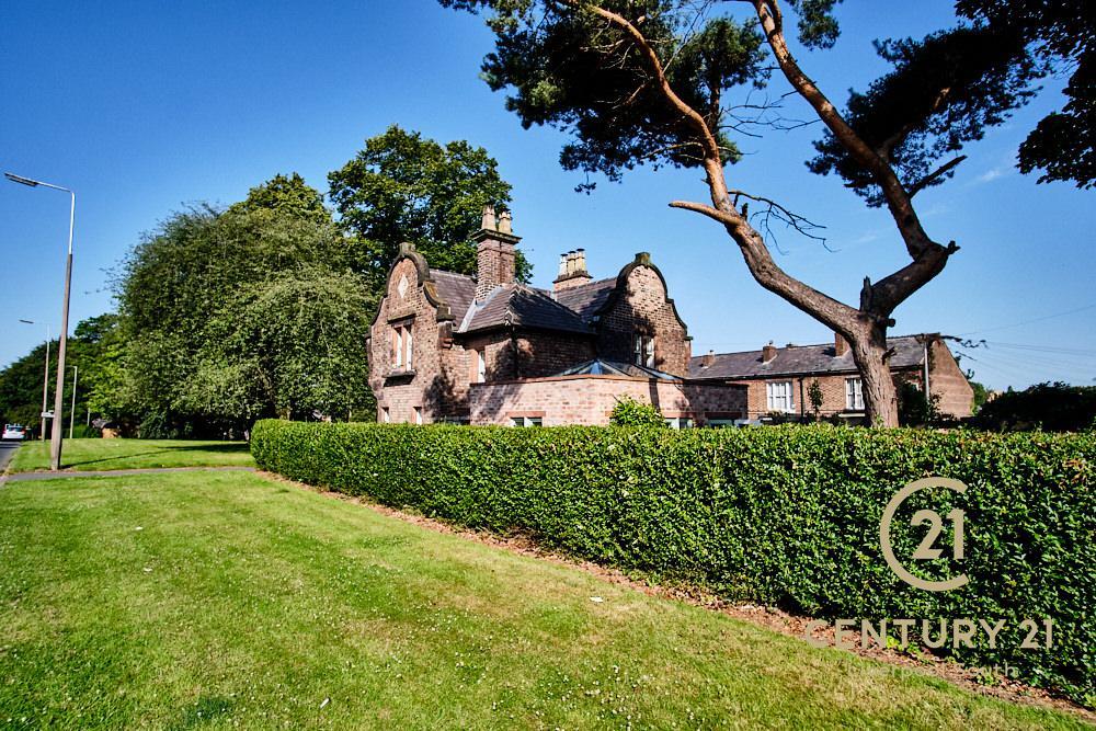 Woolton Wood Lodge, Woolton, L25 7TD