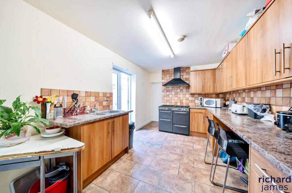 4ea8a449-b09a-4d9...