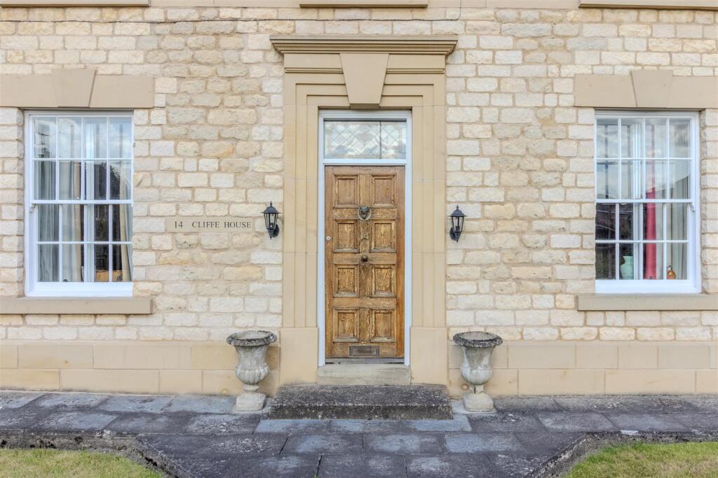 Cliffe House (35 of 36).jpg