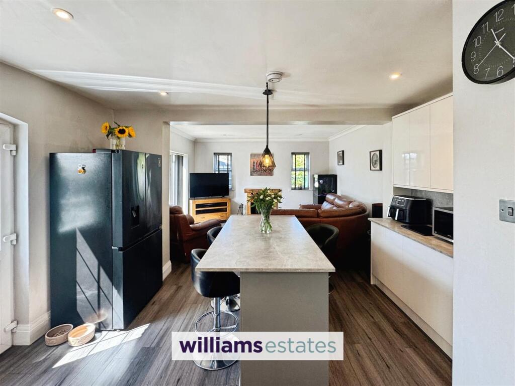 Kitchen/Diner/Living