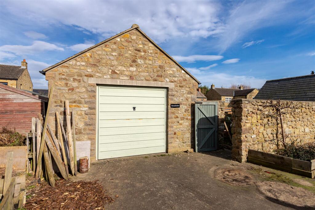 Detached Garage