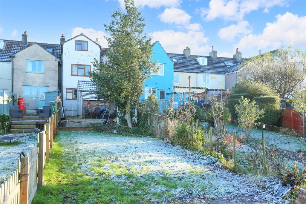 4 Parkfield Rank 25.jpg