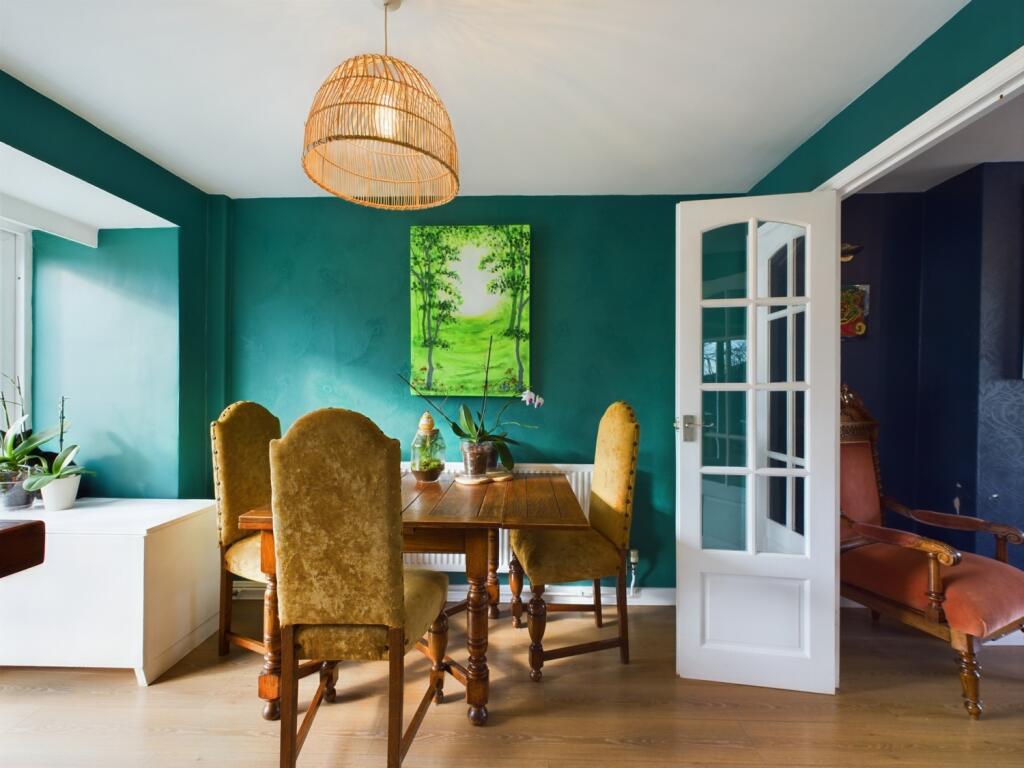 CAM02386G0-PR0113-STILL042