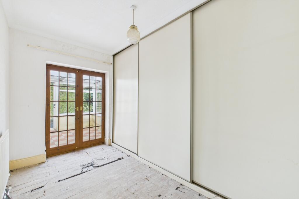 CAM04201G0-PR0066-STILL013