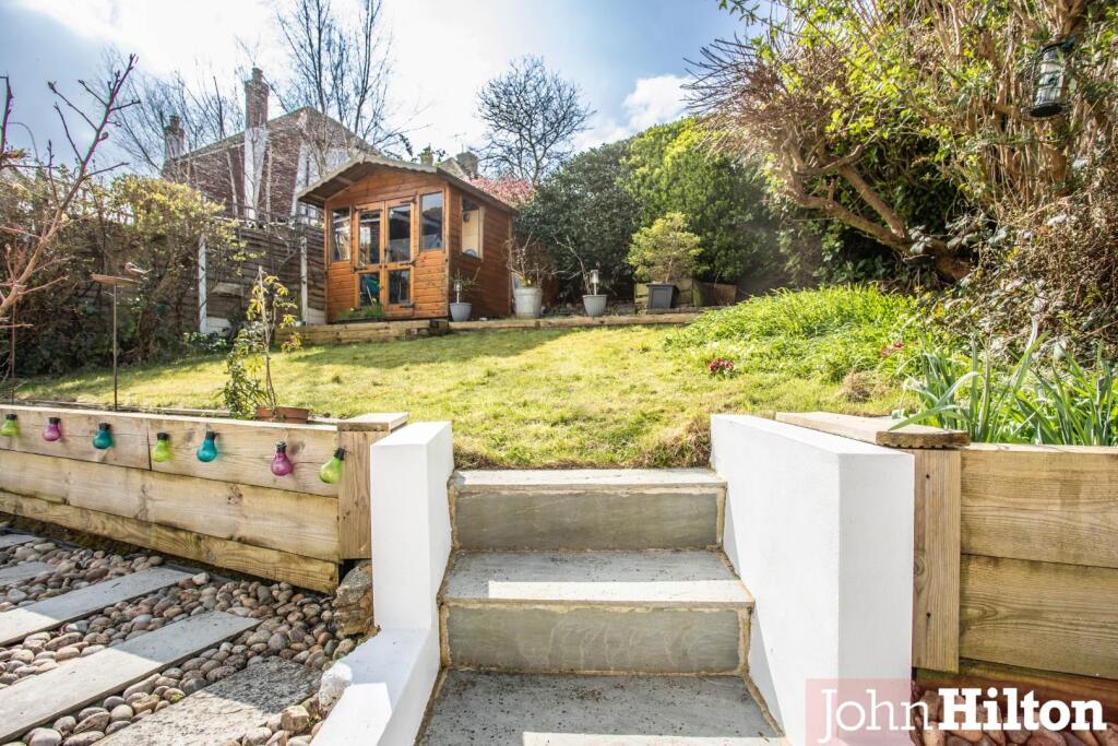 Goldstone Crescent-9.jpg