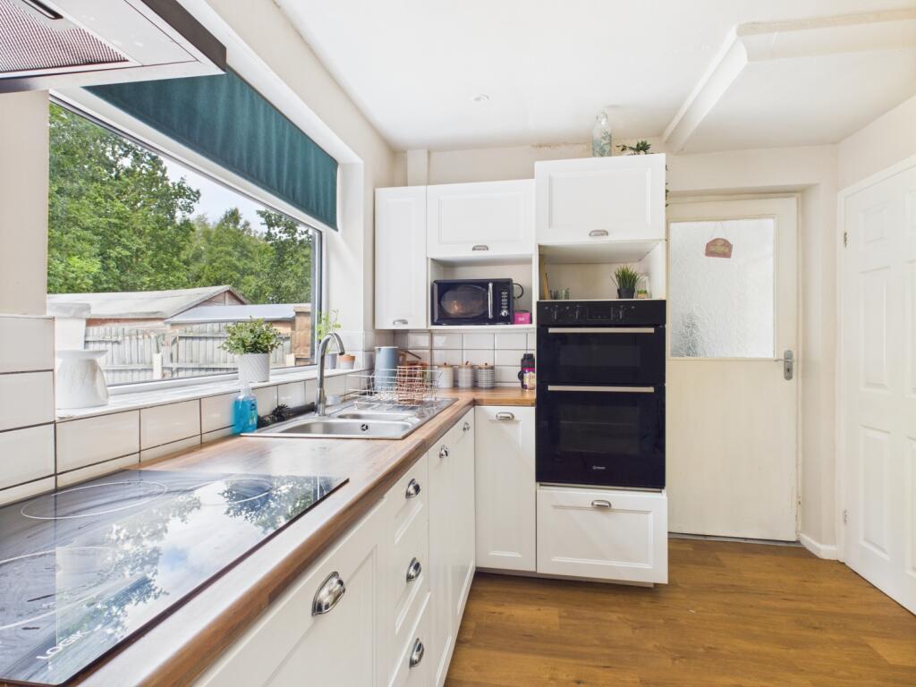 CAM03729G0-PR0093-STILL009