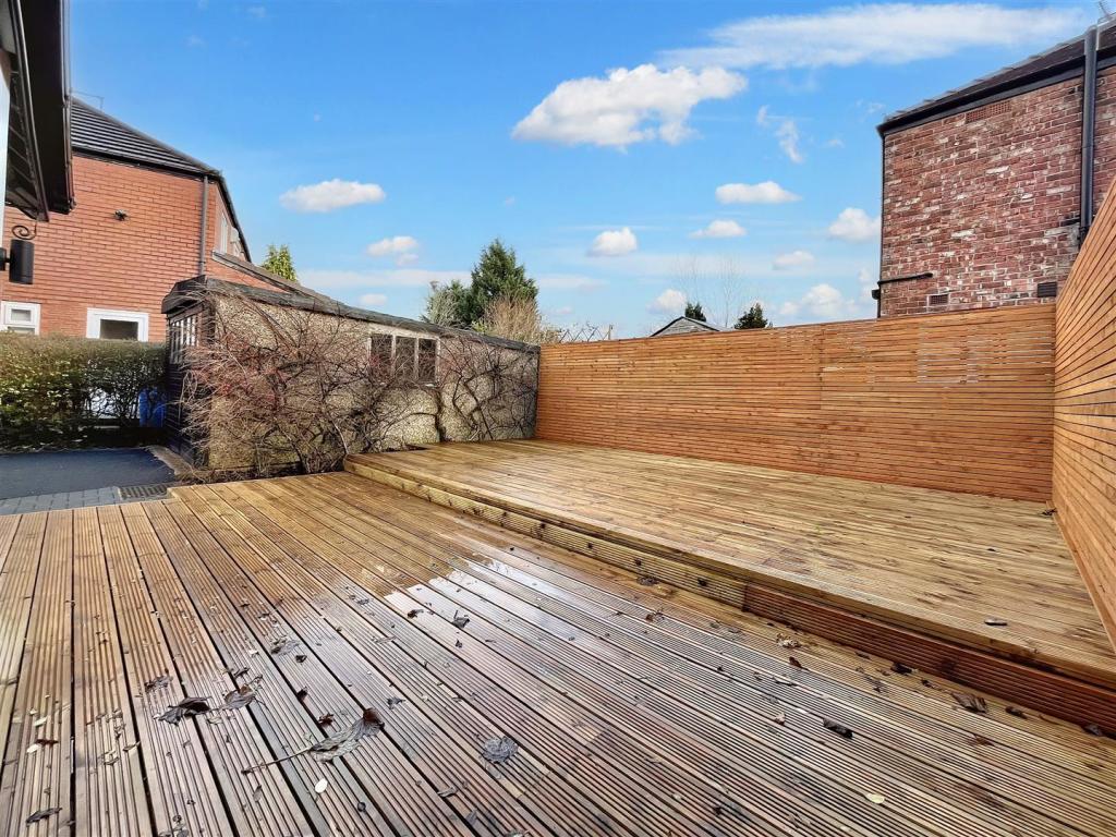 Decked Garden Aspect 2
