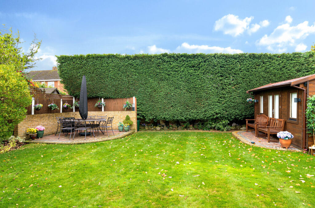 1370645-6-68fa738...