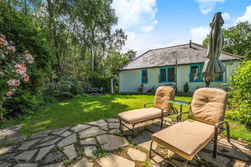 1299725-3-6839cc4...