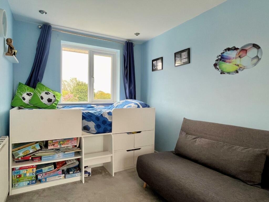 bed 2a.jpg