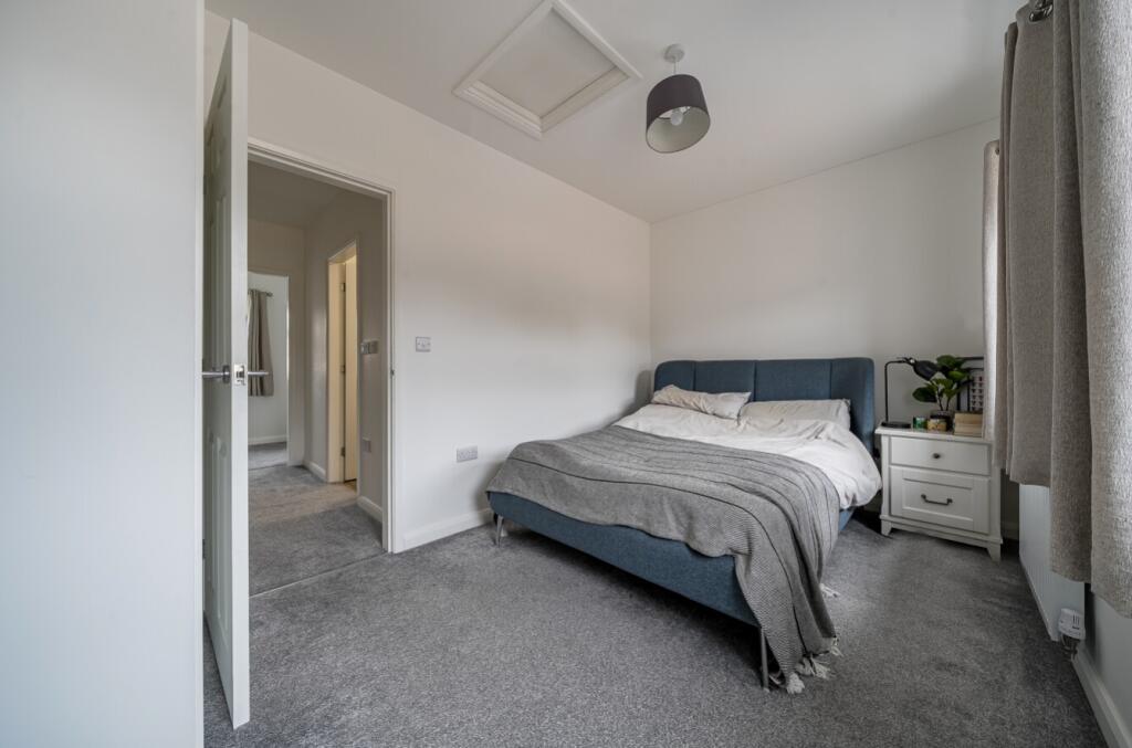 1369357-20-68ef89e3afadf