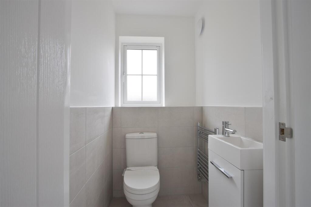 Downstairs wC .jpg