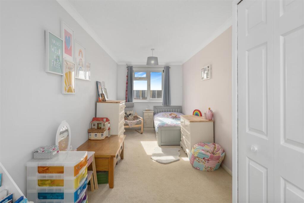 12 Kensington Close, Kings Sutton-18.jpg