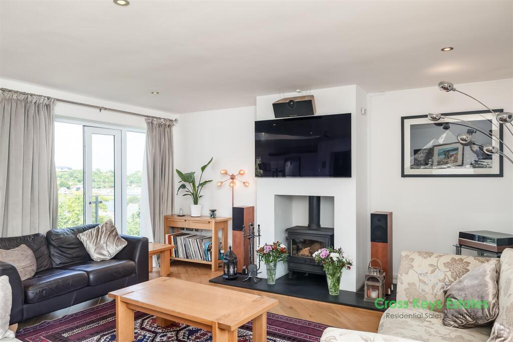 Sitting, Dining &amp; Entertaining Room