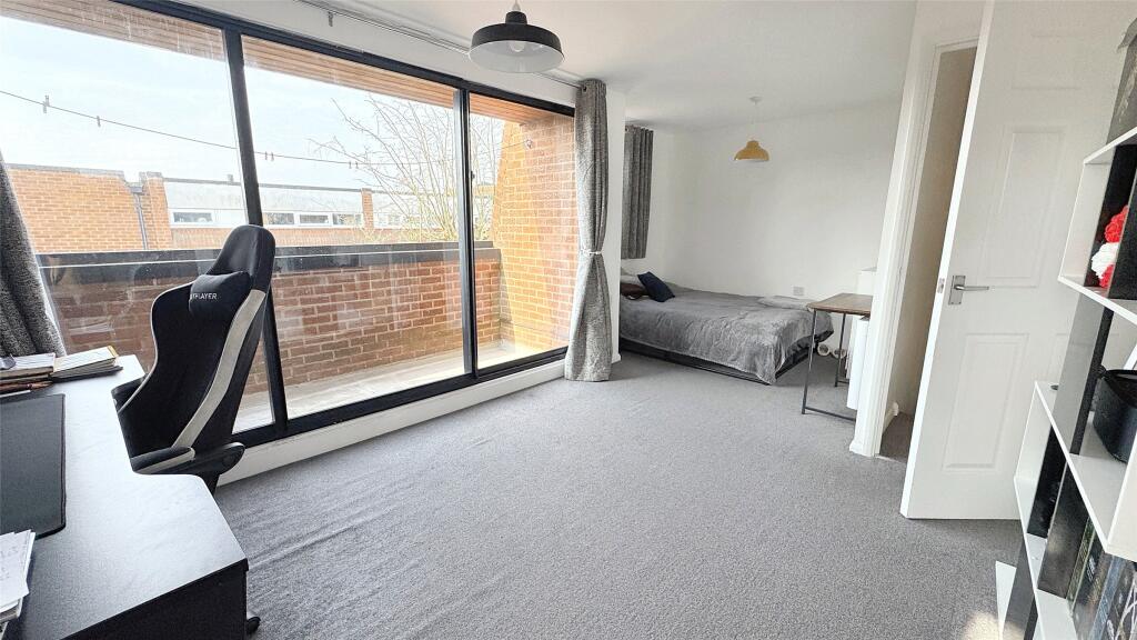 Living/Bed Space