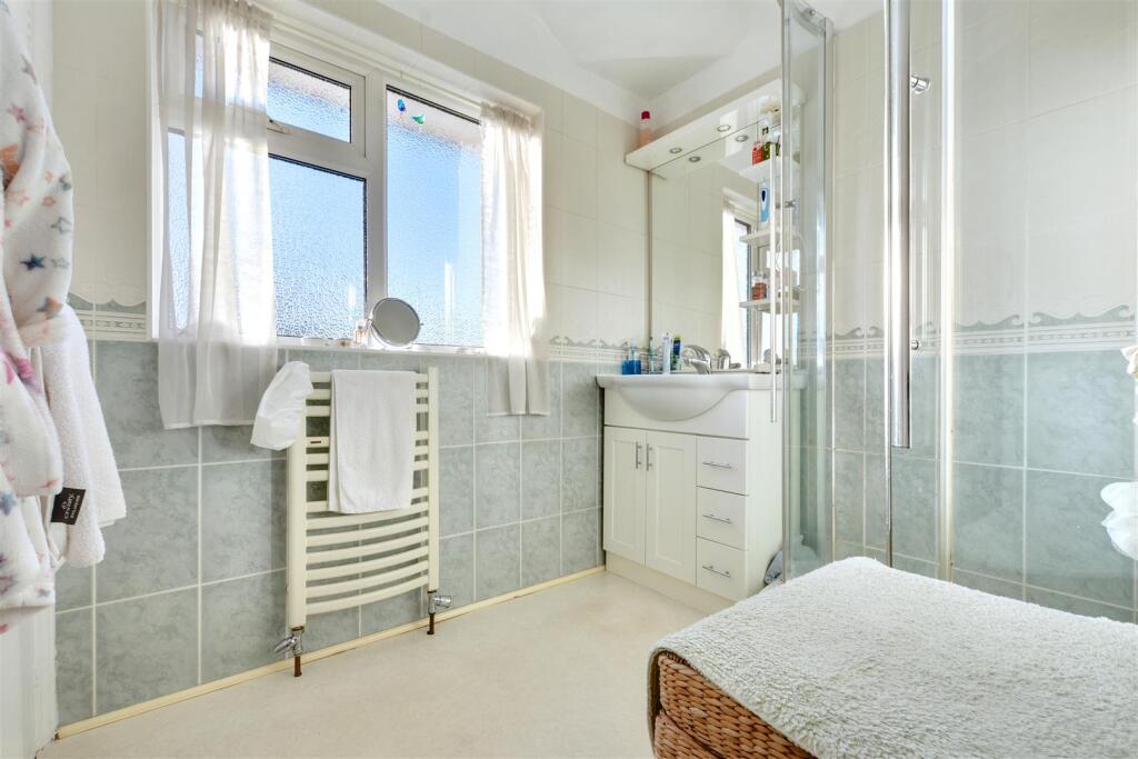 Shower Room_1.jpeg