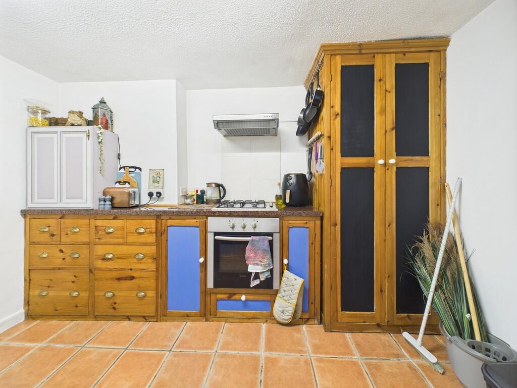 CAM02089G0-PR0527...