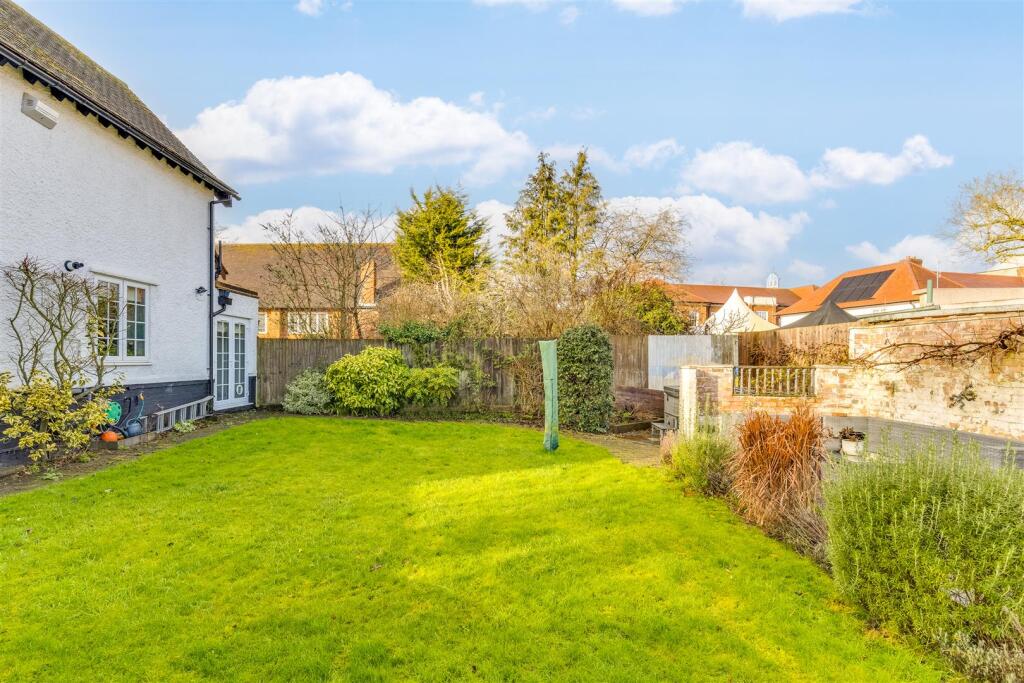 Pixmore Way 88-34.jpg