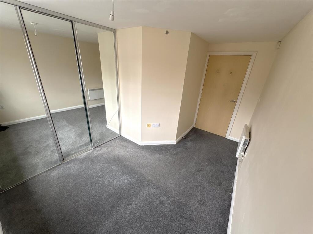 Bedroom 2.JPG
