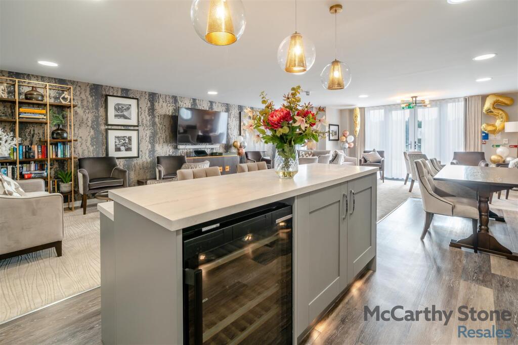 8667981-interior18.jpg