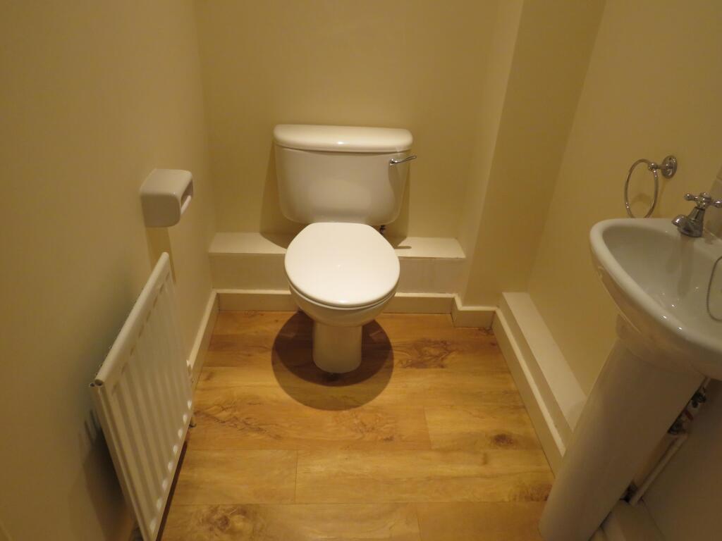 Cloakroom/wc