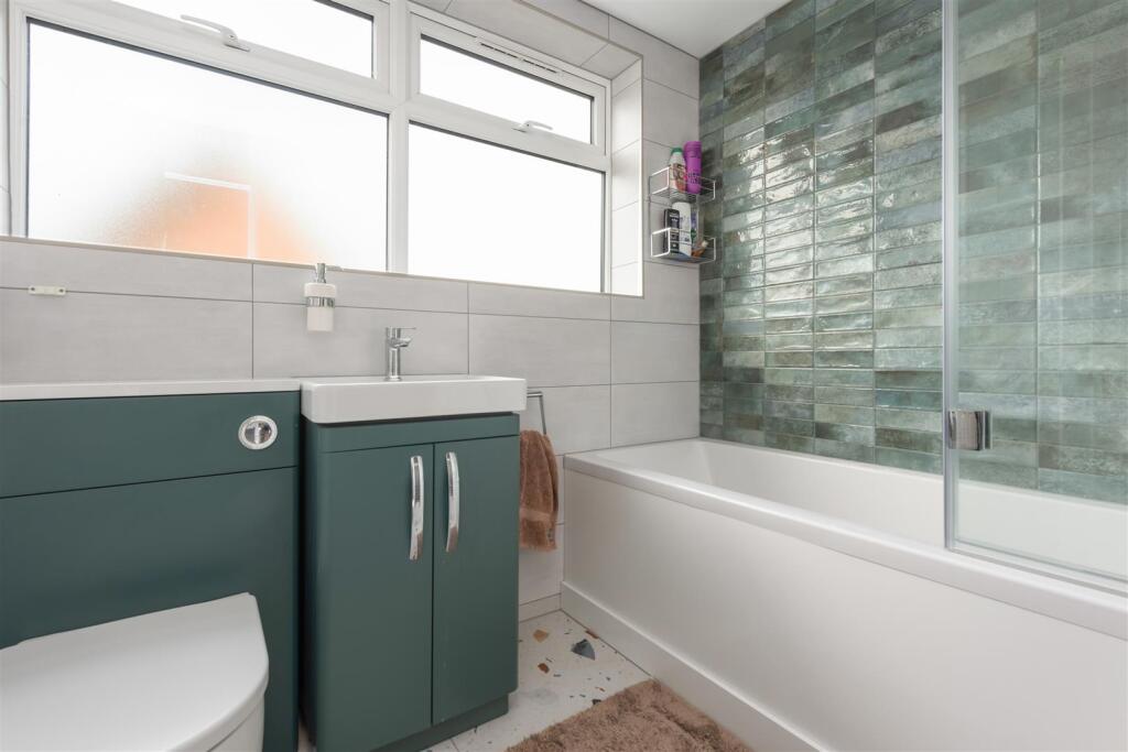 Shearwater Avenue, Whitstable