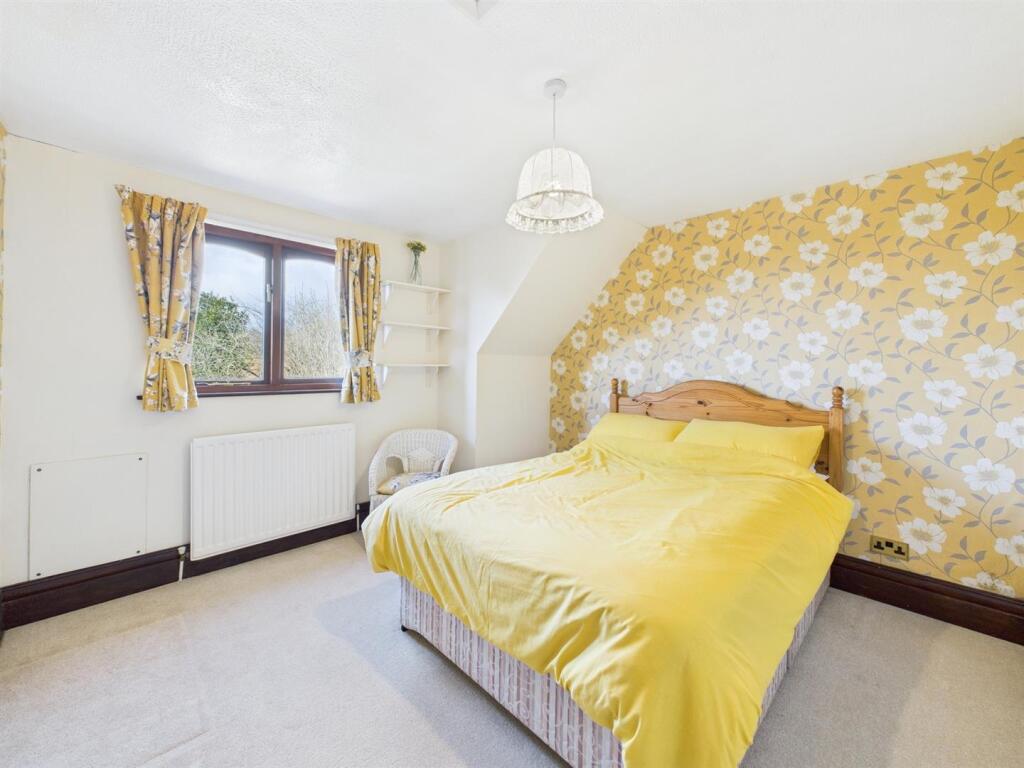 Bedroom: