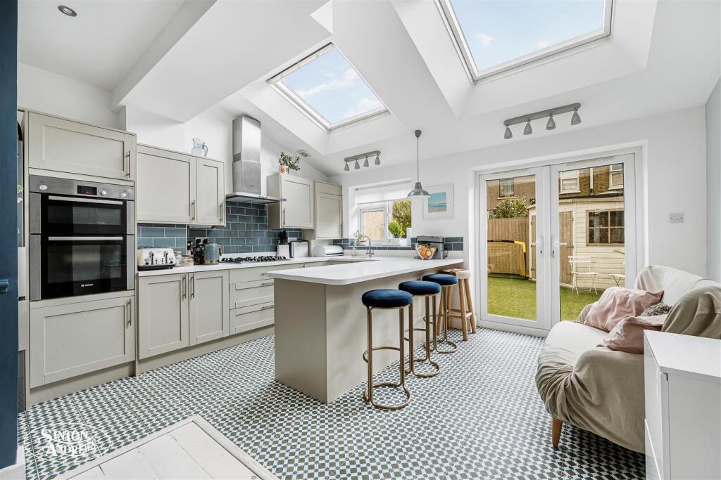 81 Balfour Road-6.jpg