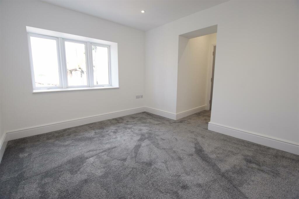 Apt 7 Bedroom.JPG