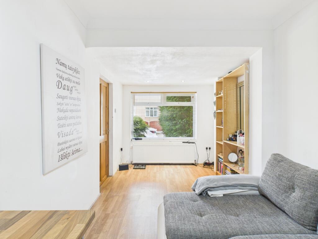 CAM03729G0-PR0085-STILL002