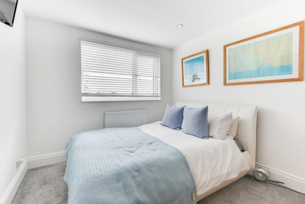 82Chesswood-33