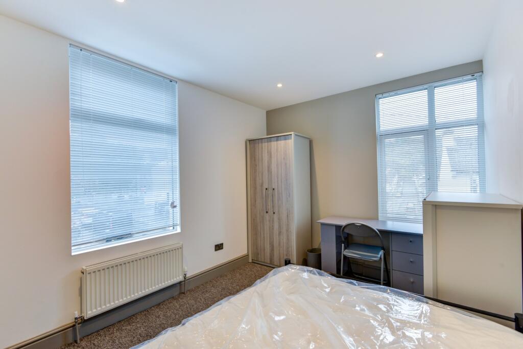 35 Sutherland Road-24