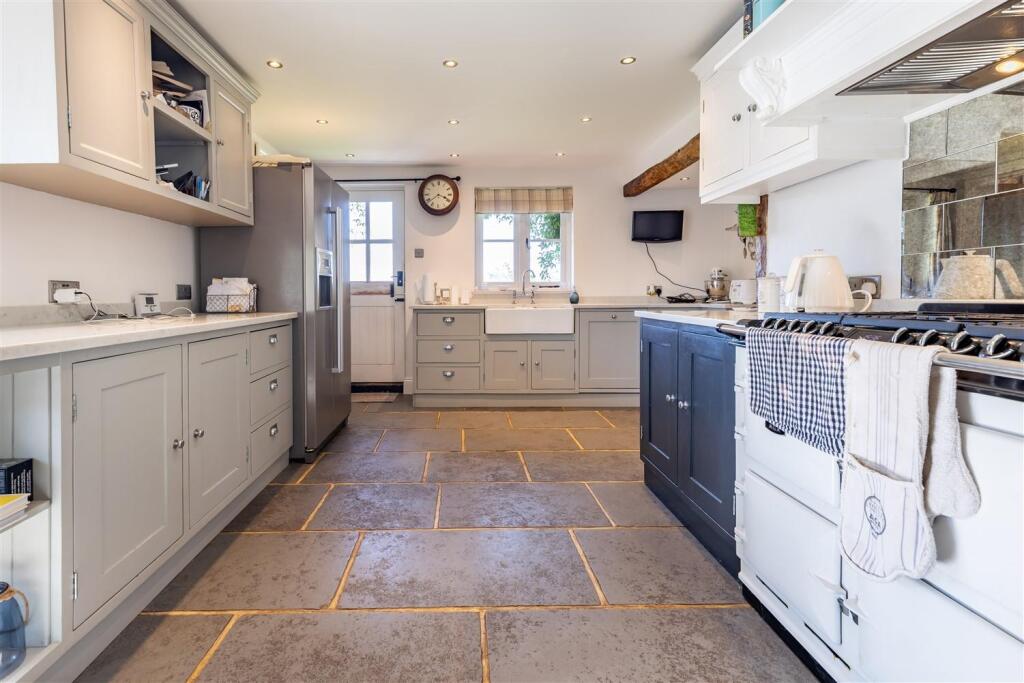 Willow Cottage 43 Berwick Ln  (5).jpg
