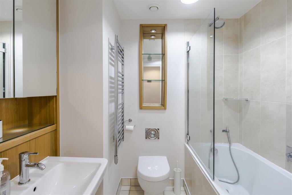 BATH-01.jpg