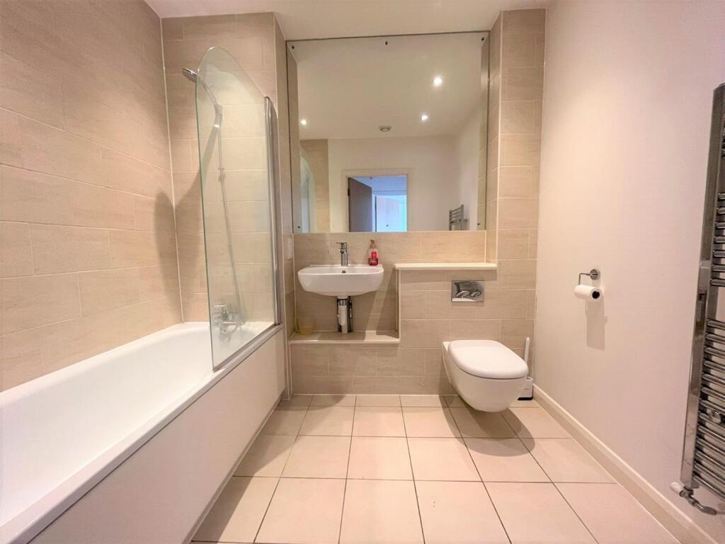 Bathroom.jpg