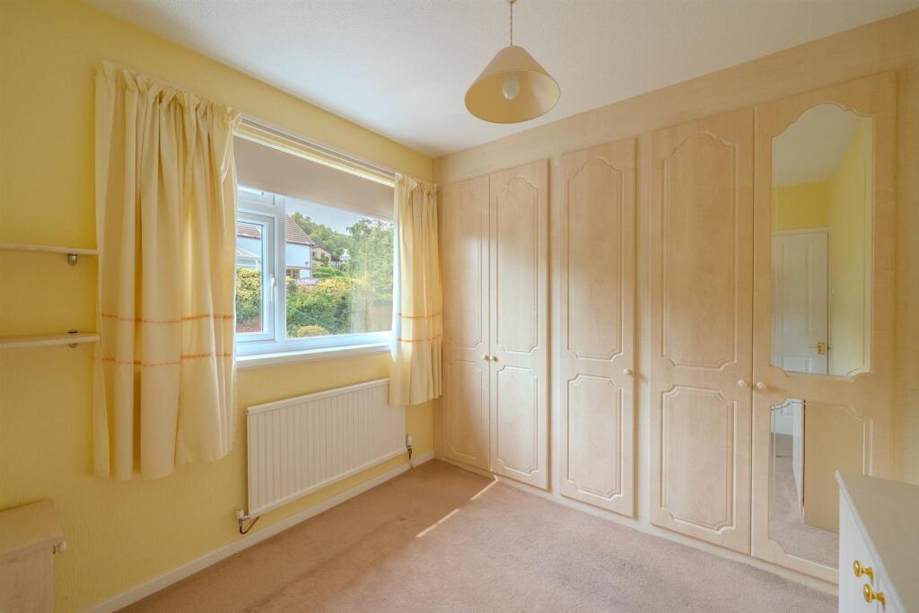 41 Thornhill Close-3.jpg