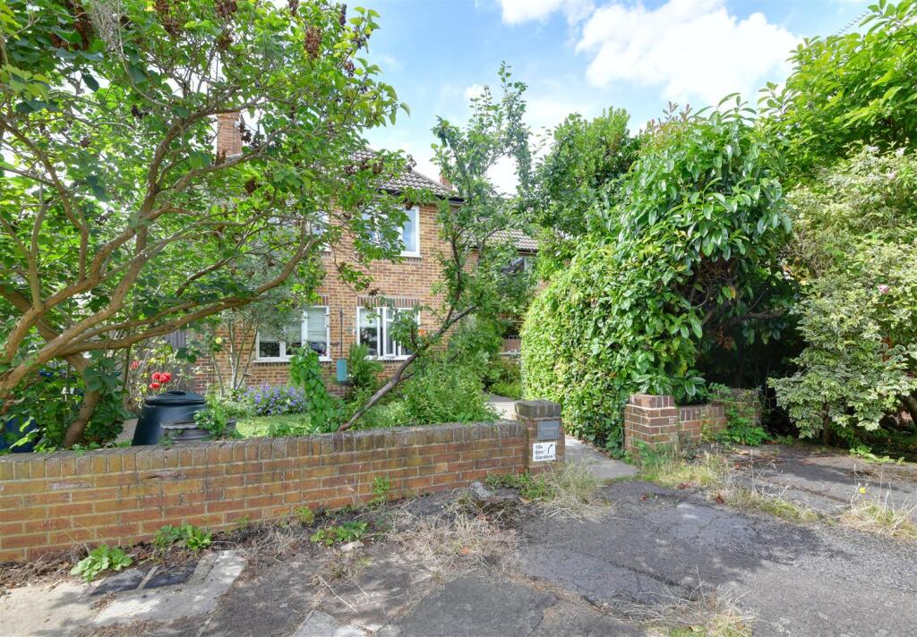 2_Elmwood_Court_Pic_3.jpg