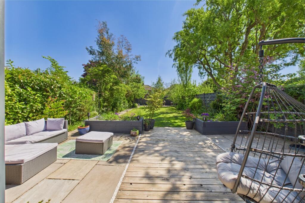 CAM03162G0-PR0260-STILL017