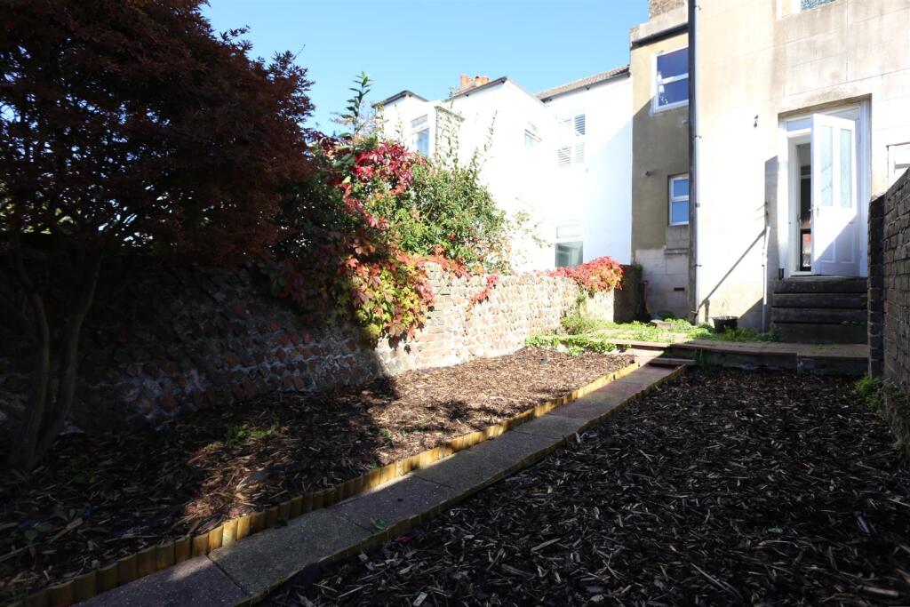 GFF, 19, Sandown Road (19).JPG