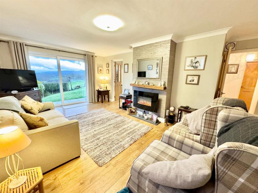 PHOTO-2025-01-13-20-08-34 (4).jpg