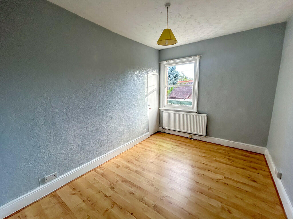 bedroom 1-1